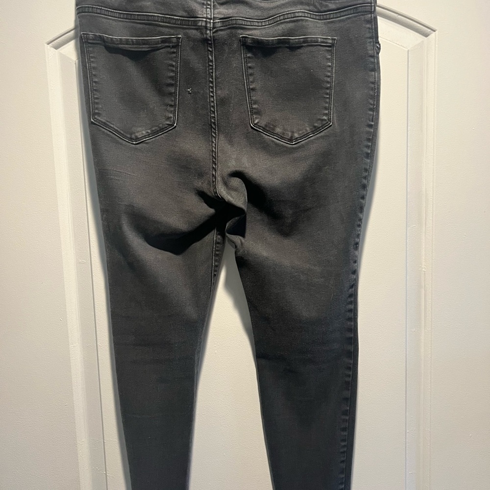 Old Navy Rockstar Ankle length Jeans - Picture 3 of 4